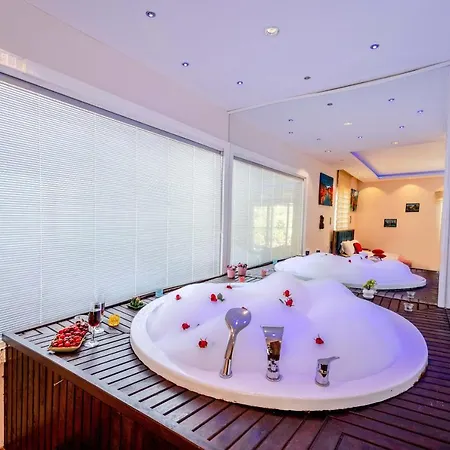 Villa Dogayla Ic Ice Havuzlu