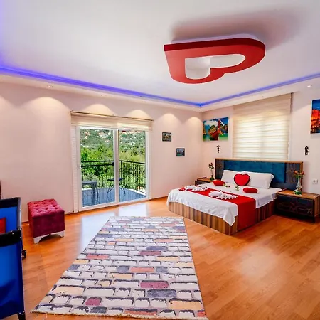 Villa Dogayla Ic Ice Havuzlu *
